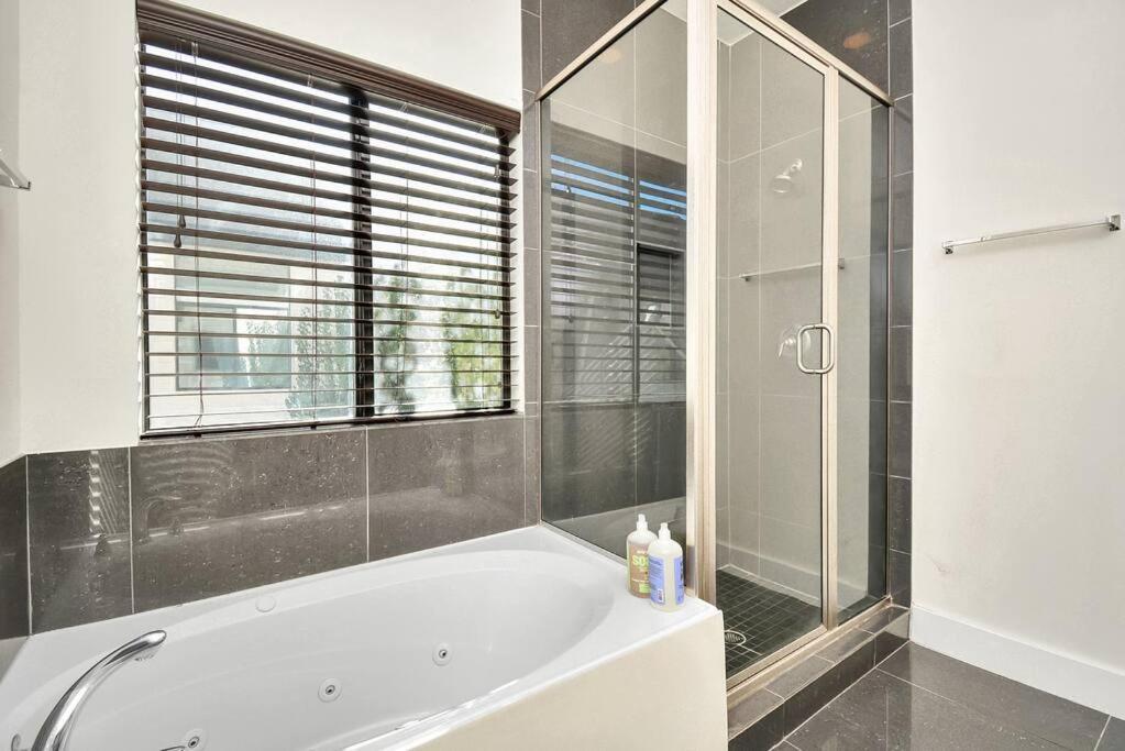 3Br/3.5Ba Three Story East Downtown Townhouse With View Villa Houston Luaran gambar